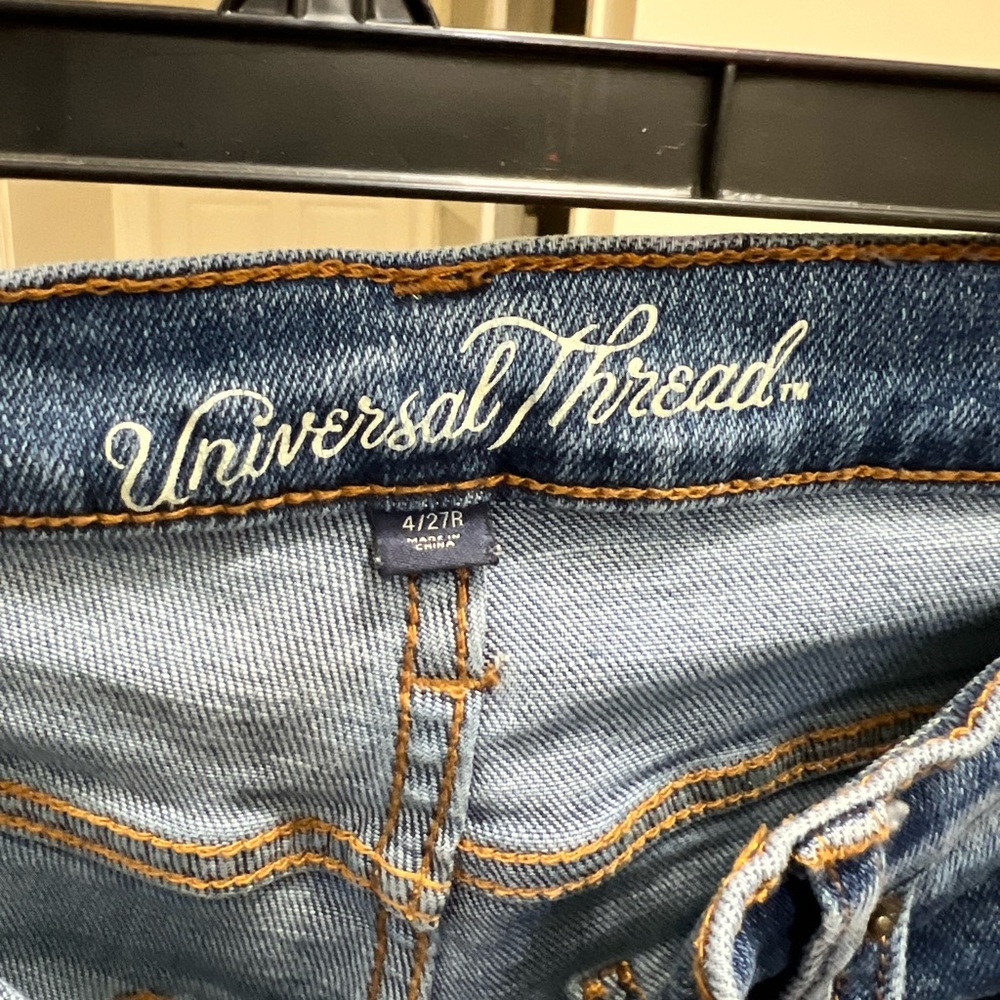 2 pairs of jeans sz 4/27R